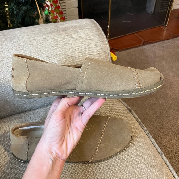 Toms tan fur lined slip on flats - Picture 2 of 5